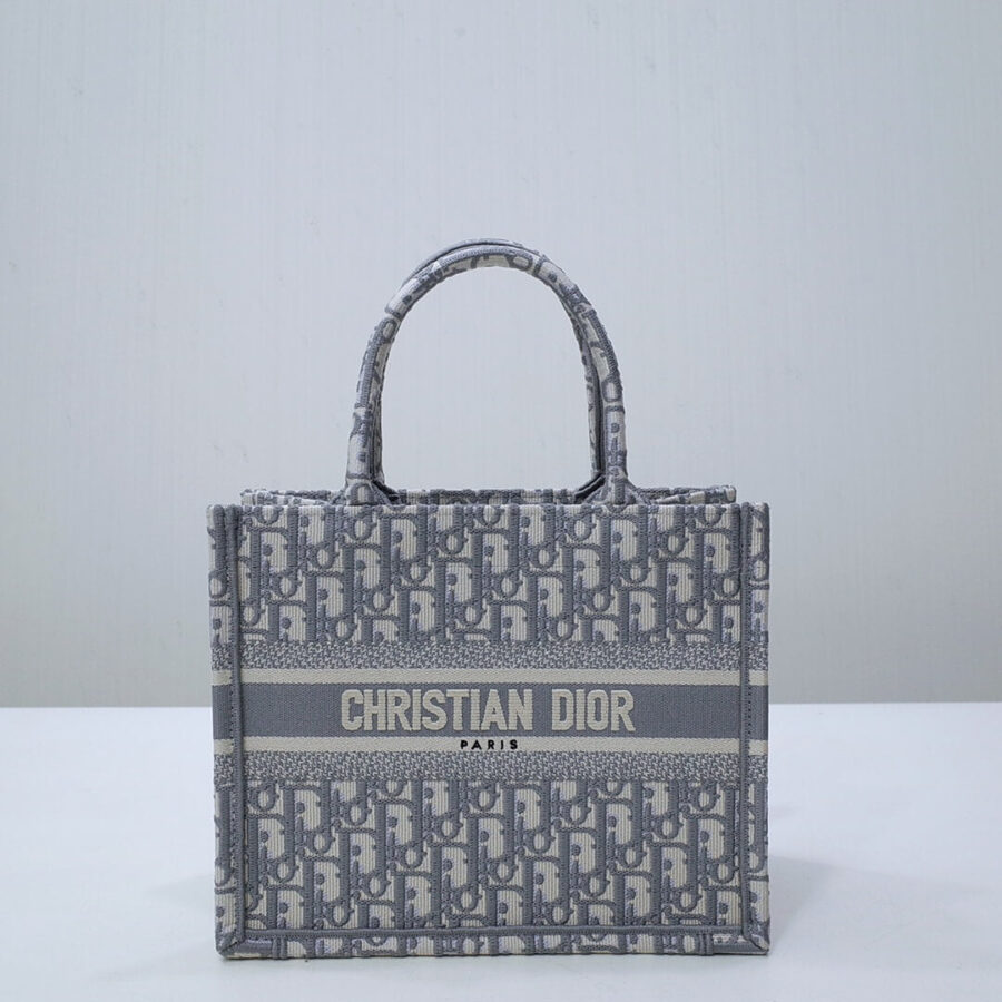 Book Tote BIG 26.5cm Embroidery LOGO red Handbag grey white | Studio Nafay