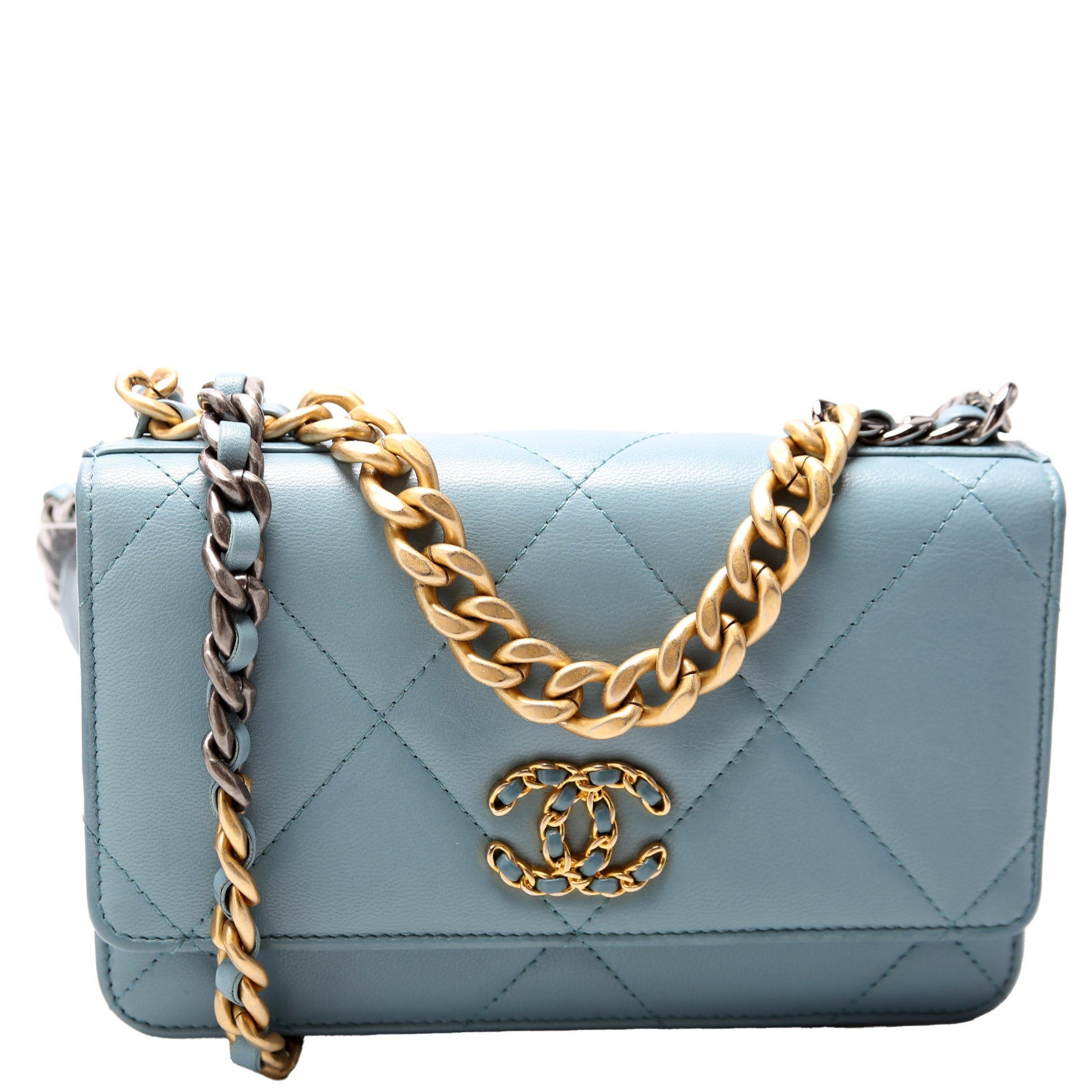 Chanel 19 WOC Quilted Agnello 29M Blu