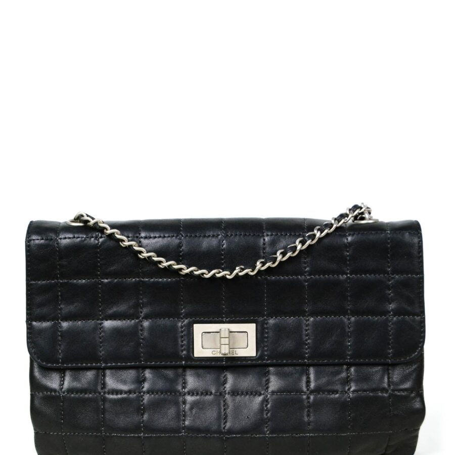 Chanel Flap Bag black – front view
