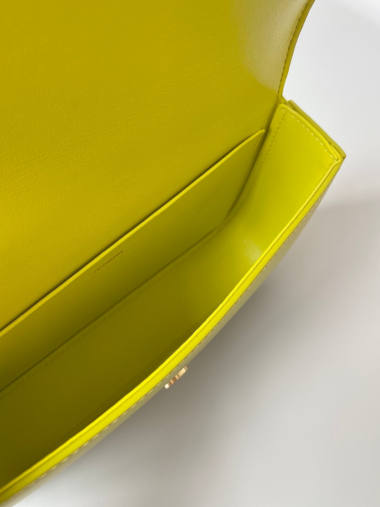 20 Catena EMBOSSED ARMPIT BAG CHARTREUSE Giallo Pelle di vitello