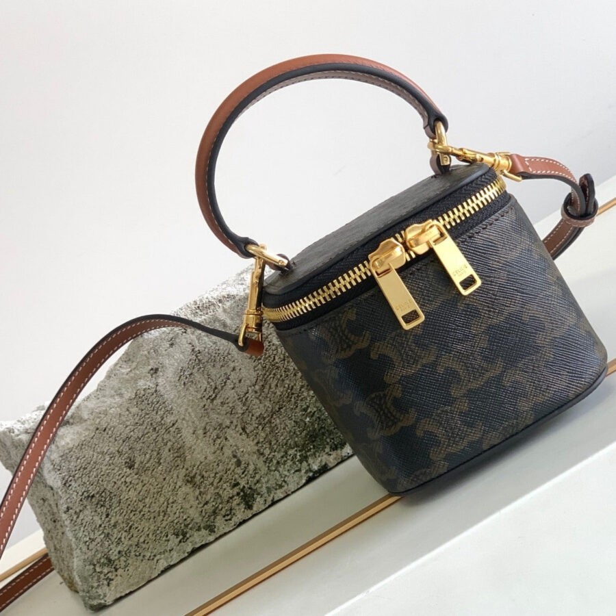 Designer handbag black – front view