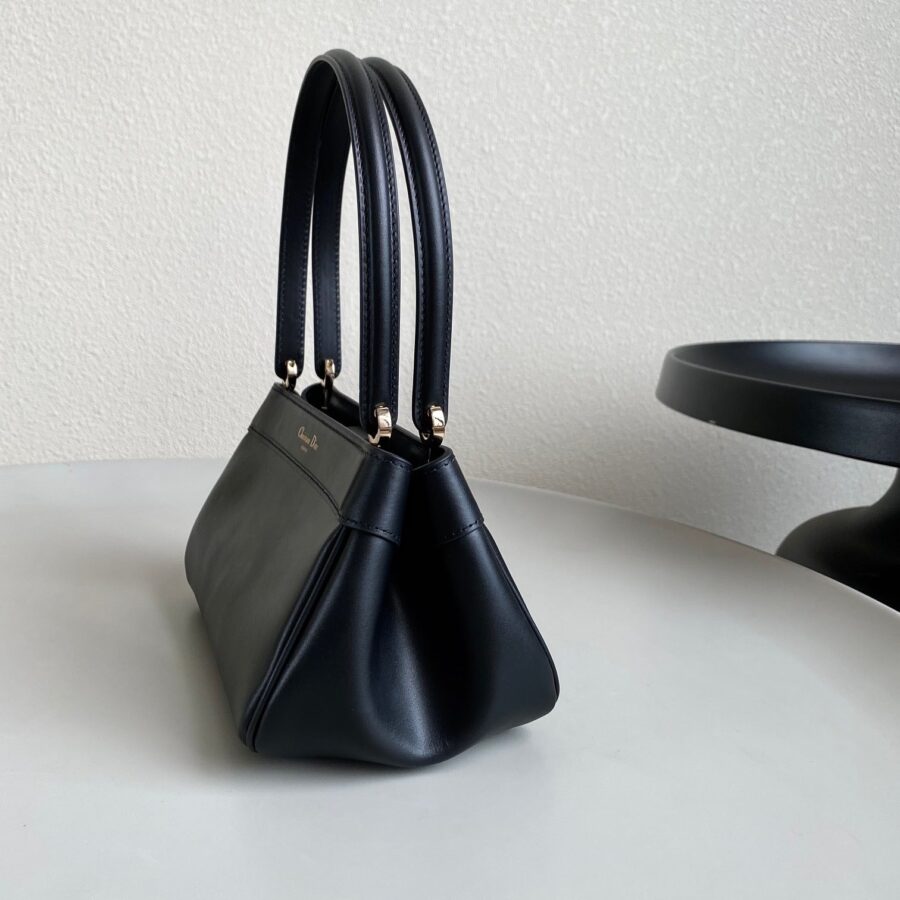 Designer handbag black – front view