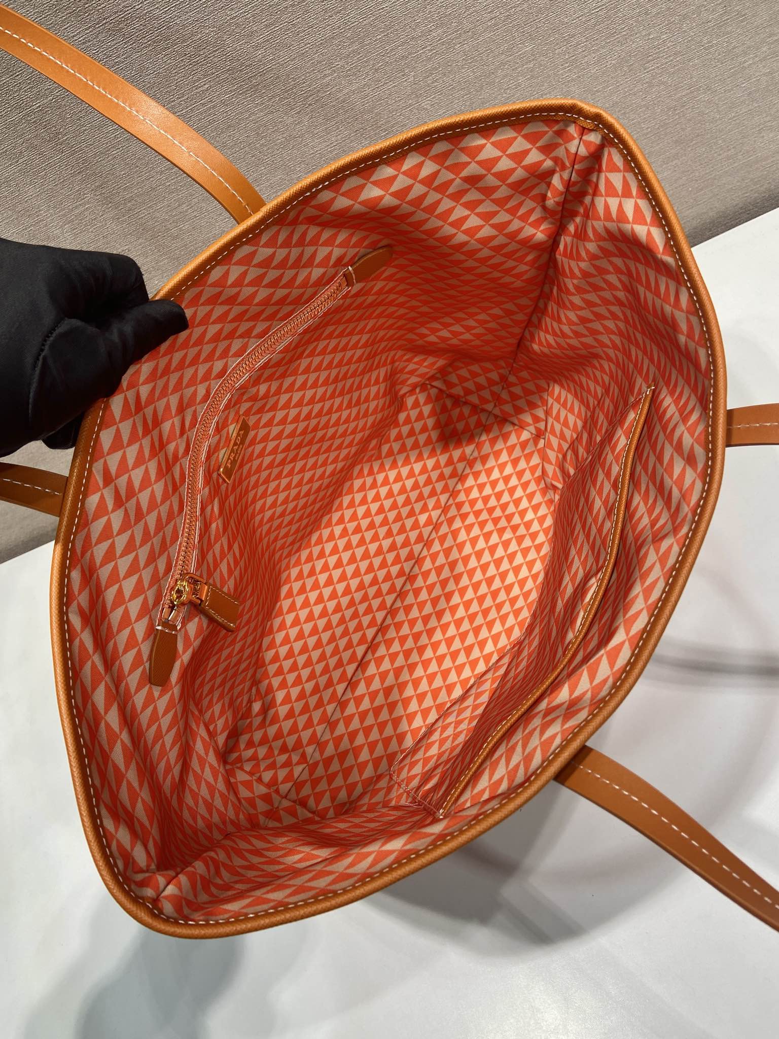 TOTE BAG 33 IN ORANGE MIX WHITE TRIANGLE PATTERN EMBROIDERED FABRIC - Immagine del prodotto 2