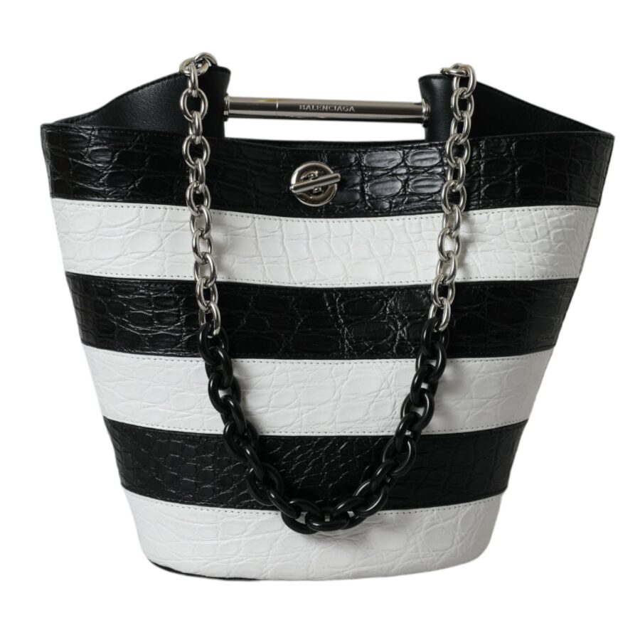 Balenciaga Bucket Bag black – front view