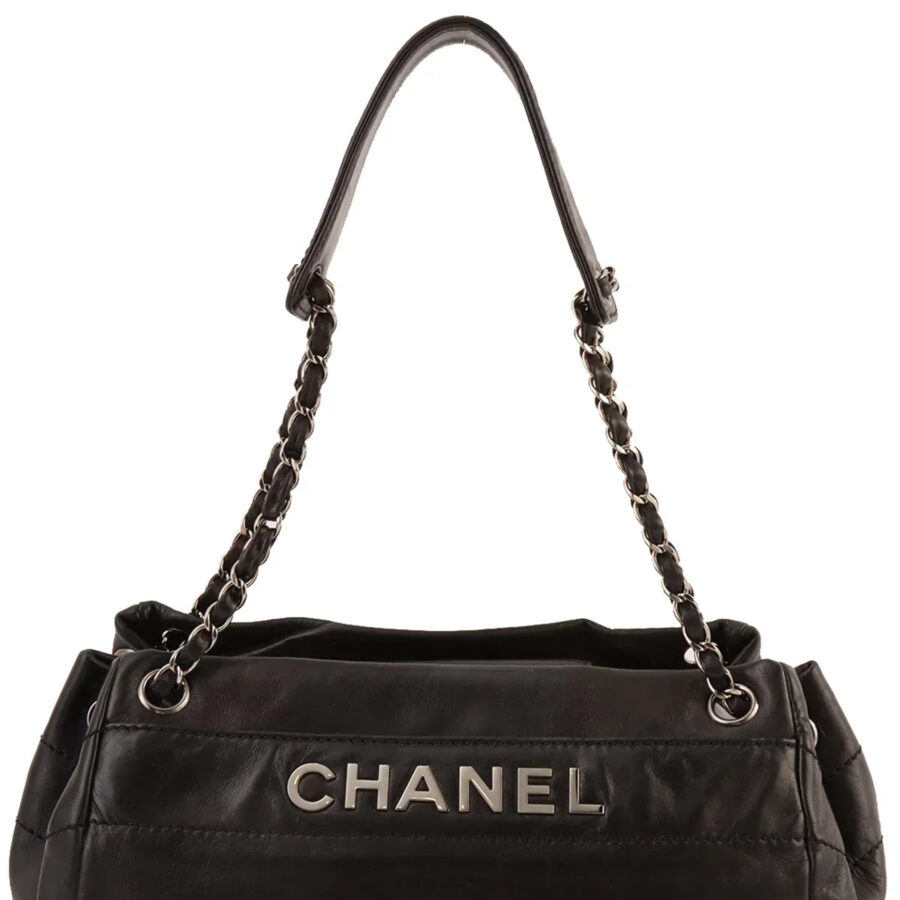 Chanel Shoulder Bag black – front view